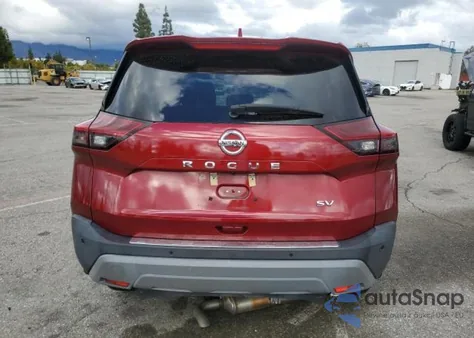 2021 Nissan Rogue Sv z USA, uszkodzony, nr VIN 5N1AT3BA7MC680675